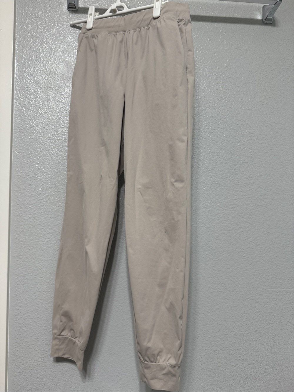 Uniqlo Women's Pants in Light Taupe